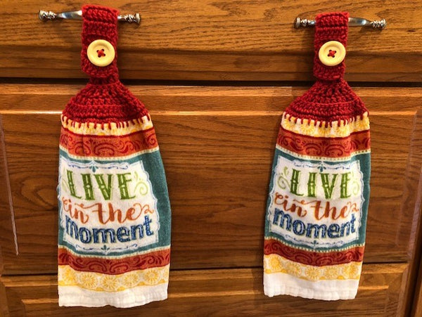 Hanging Towels with the Phrase "Live in the Moment" - Set of 2