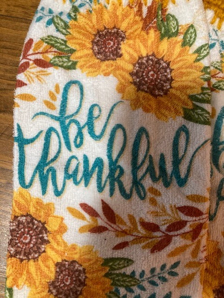 Fall/Thanksgiving Hanging Towels - "Be Thankful" with Brown Buttons - Set of 2